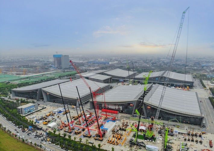 Internationale Baumaschinenausstellung CICEE 2019 in Changsha eröffnet / Globale Giganten der Baumaschinenindustrie treffen sich in Changsha, um neue Entwicklungsmöglichkeiten zu finden / Weiterer Text über ots und www.presseportal.de/nr/134632 / Die Verwendung dieses Bildes ist für redaktionelle Zwecke honorarfrei. Veröffentlichung bitte unter Quellenangabe: "obs/Changsha International Construction Equipment Exhibition/CICEE"