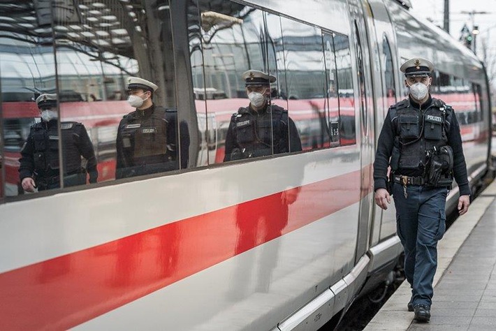 BPOL NRW: Bundespolizei ermittelt nach Schlägen gegen Zugbegleiter