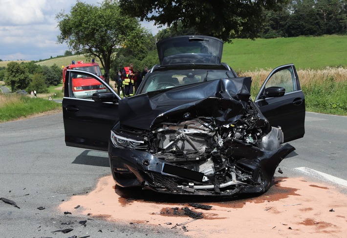 POL-HX: Unfall mit drei schwerverletzten Personen