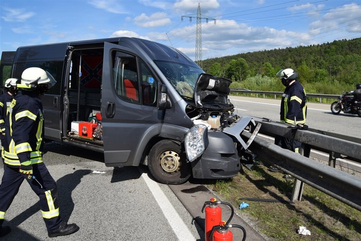 POL-PDKL: Schwerer Verkehrsunfall