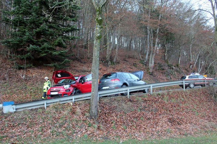 POL-OE: Zwei Verletzte bei Unfall in Oedingen