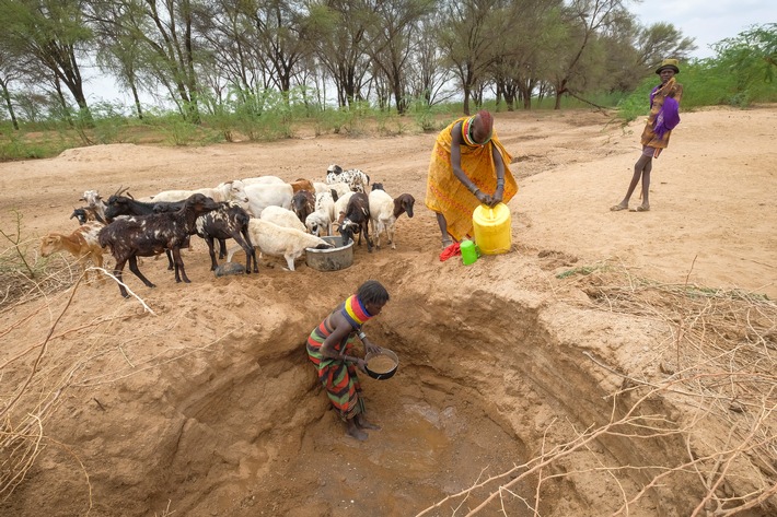 Schwere Fluten nach langer Dürreperiode - bereits 29 Tote in Kenia / Deutsche Organisationen helfen den Betroffenen