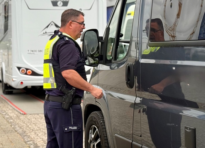 POL-EU: Ferienreiseverkehr: Polizei gibt Tipps für eine sichere Fahrt