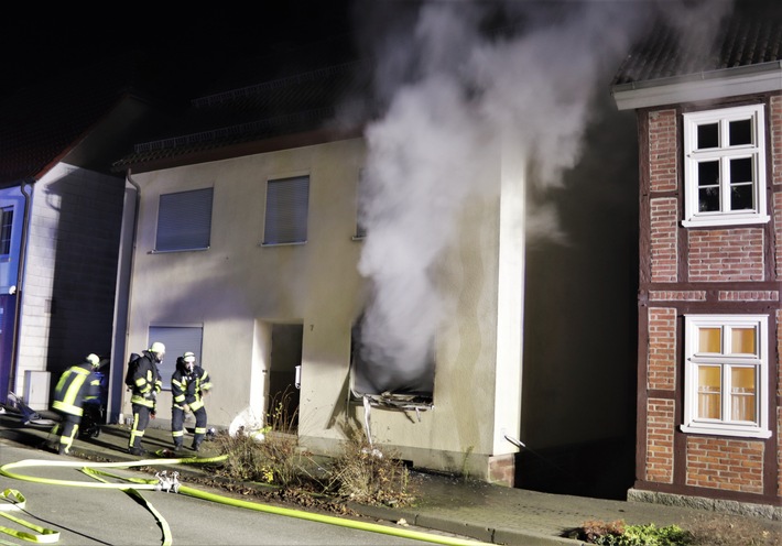POL-HX: Wohnhausbrand in Marienmünster - 80.000 Euro Schaden