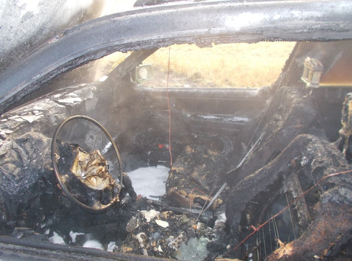 POL-PDLD: Auto nach Unfall ausgebrannt