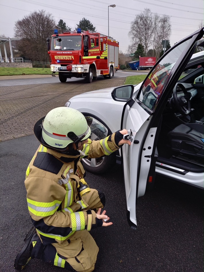 FW-EN: Ein Einsatz am Sonntagmorgen - Ruhiges Wochenende für die Feuerwehr Herdecke