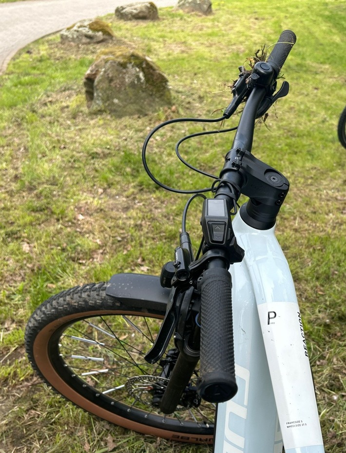 POL-PDLD: Mit dem Fahrrad gestürzt