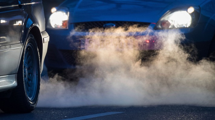 +++ Achtung Sperrfrist (Print, Radio und Online): 18.00 Uhr +++ARD-DeutschlandTREND: Zwei von drei Deutschen wollen über 2035 hinaus neue Verbrenner-Autos zulassen