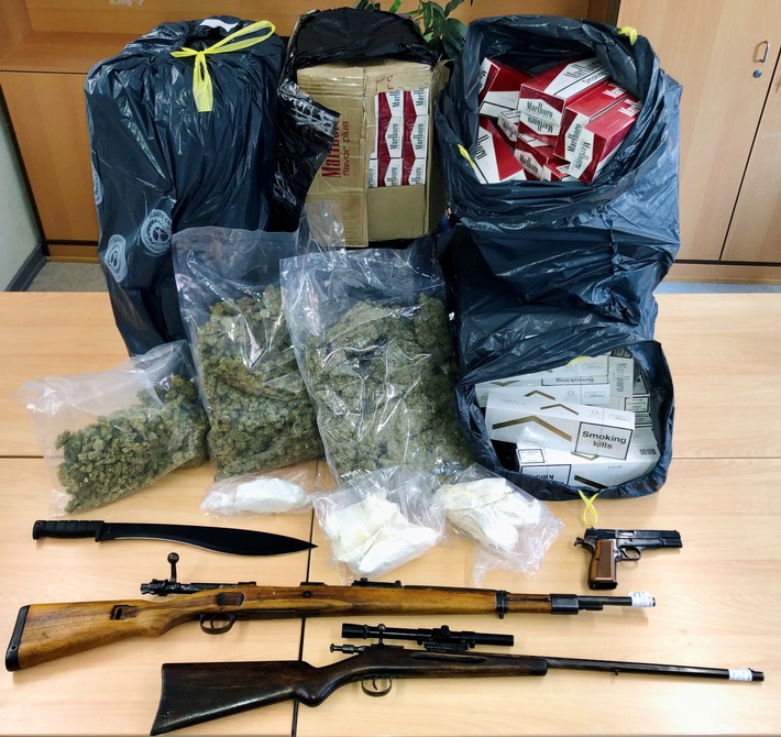POL-SE: Wedel - Festnahmen nach Drogen- und Waffenfund
