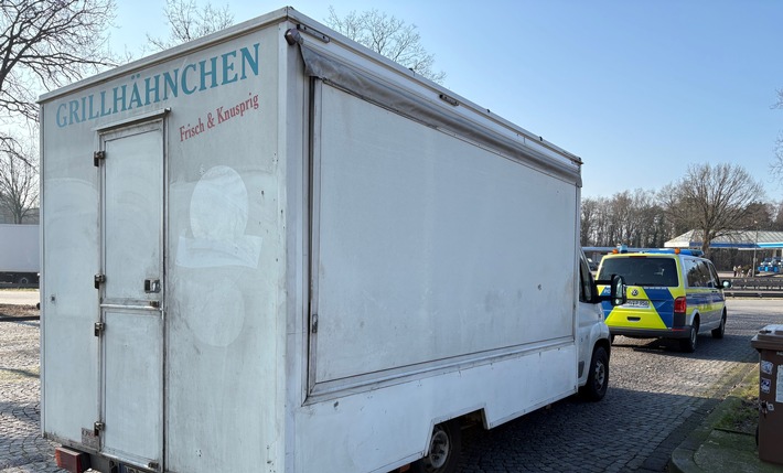 POL-OLD: Viele Verstöße bei Kontrolle von Tier- und Lebensmitteltransporten auf der A1 bei Wildeshausen festgestellt +++ Gravierende Mängel bei einem Hähnchengrillwagen +++