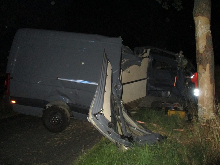 POL-HI: Spektakulärer Verkehrsunfall mit glimpflichen Ausgang