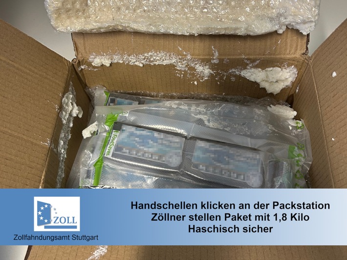 ZOLL-S: Handschellen klicken an der Packstation, Zöllner stellen Paket mit 1,8 Kilo Haschisch sicher