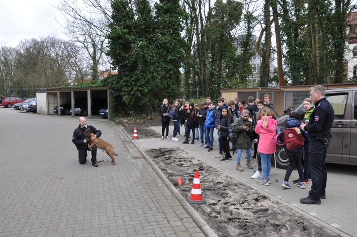 POL-CE: Celle - Polizei hautnah - 63 Kinder beim Zukunftstag bei der Polizeiinspektion Celle