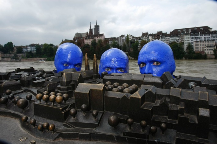 BLUE MAN GROUP auf Streifzug durch Basel