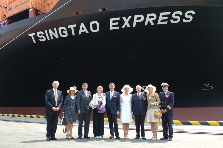 Neuer Container-Riese für Hapag-Lloyd: "Tsingtao Express" befährt die Route Europa-Fernost