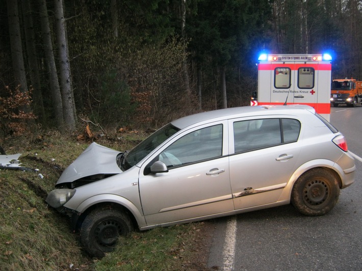 POL-PDPS: Schönau, Landkreis Südwestpfalz
Autofahrerin schwer verletzt - Unfallverursacher flüchtet