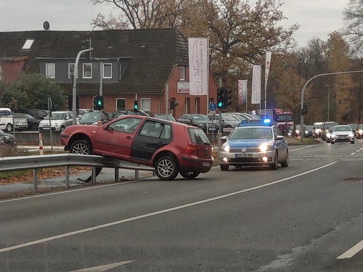 POL-LG: ++ Lüneburg - Einbruch in Lagerschuppen - Täter videografiert und ermittelt ++ Melbeck - Pkw strandet auf Leitplanke ++ Schwienau - Drei Leichtverletzte nach Auffahrunfall ++