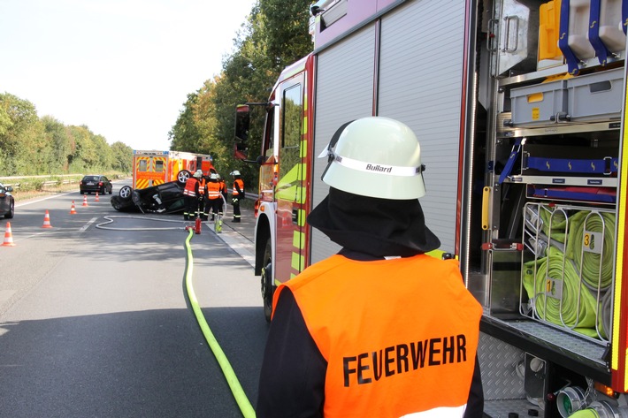 FW-WRN: 2RTW - zwei verunfallte PKW - BAB1 > Köln - 5 Verletzte
