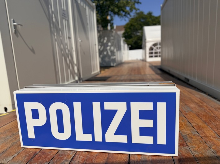 POL-D: Düsseldorfer Rheinkirmes - "Kirmeswache" steht - Polizei Düsseldorf bezieht gemeinsam mit Kooperationspartnern Quartier im "Sicherheitsdorf"