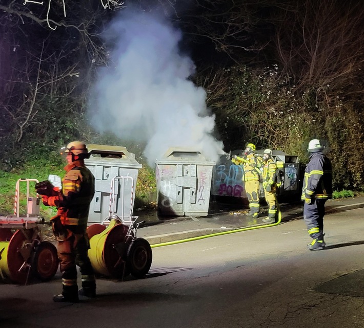 FW-EN: Erneuter Papiercontainerbrand an der Egge