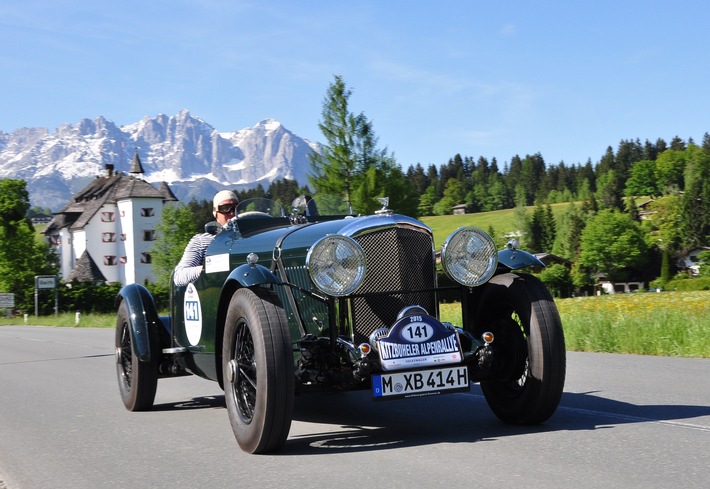 29. Kitzbüheler Alpenrallye: 180 Automobilklassiker auf den schönsten Alpenstraßen - BILD