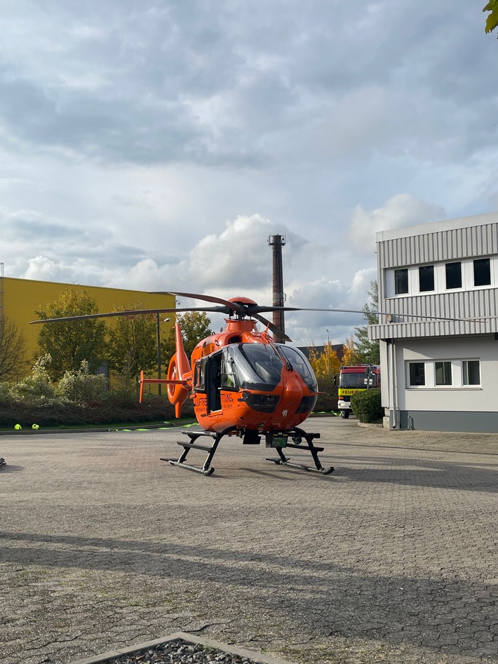 FW Ratingen: Ratingen, Breitscheider Weg, Gewerbepark