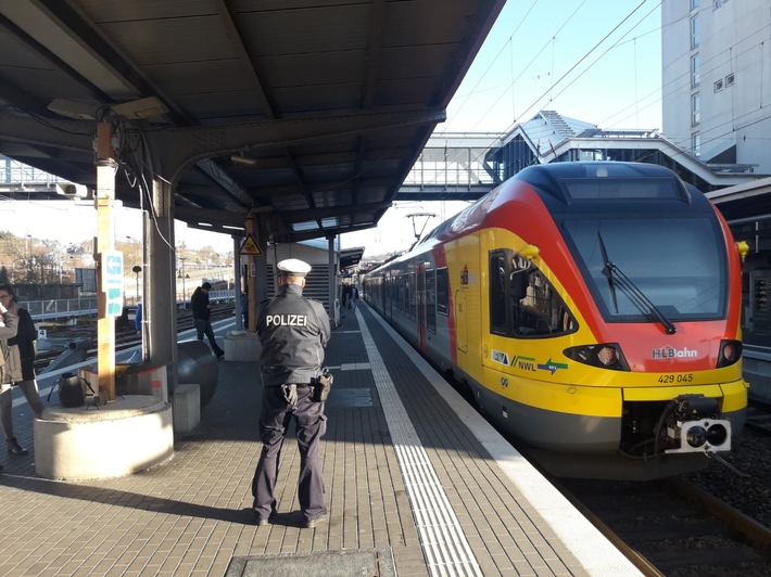 BPOL NRW: Schussabgabe auf Führerhaus der Siegener Regionalbahn