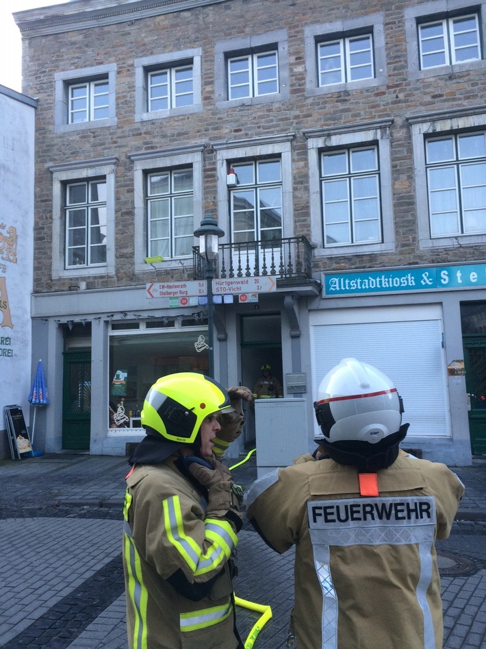 FW-Stolberg: Einsatzreicher Sonntagmorgen für die Feuerwehr Stolberg