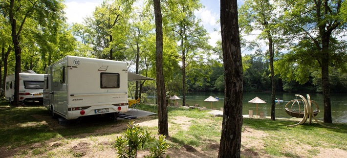 Neu: Camper weltweit mieten mit der ADAC Wohnmobilvermietung und TUI / Buchung mit deutschen Vertragsbedingungen / ADAC Mitglieder erhalten 3 Prozent Rabatt / Die fünf wichtigsten Tipps für die Buchung