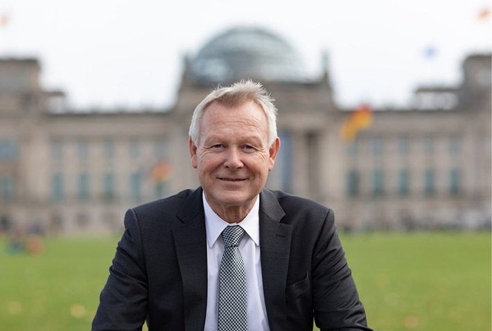 Höfesterben droht - FDP-Agrarpolitiker Karlheinz Busen fordert Moratorium auf neue Vorschriften für Landwirte
