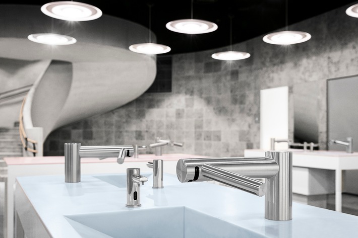 Wassersparende Dyson Airblade Wash + Dry Händetrockner Armatur als einfache Maßnahme für DGNB-Punkte. / Weiterer Text über ots und www.presseportal.de/nr/17136 / Die Verwendung dieses Bildes für redaktionelle Zwecke ist unter Beachtung aller mitgeteilten Nutzungsbedingungen zulässig und dann auch honorarfrei. Veröffentlichung ausschließlich mit Bildrechte-Hinweis.