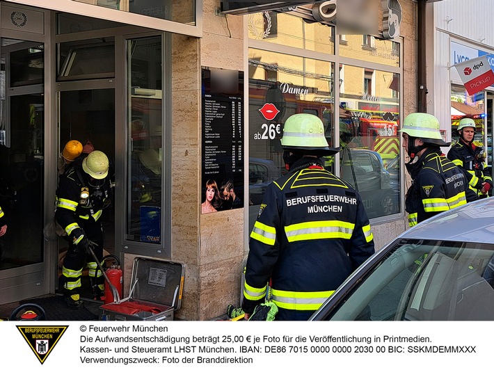 FW-M: Elektrobrand in Friseursalon (Neuhausen)