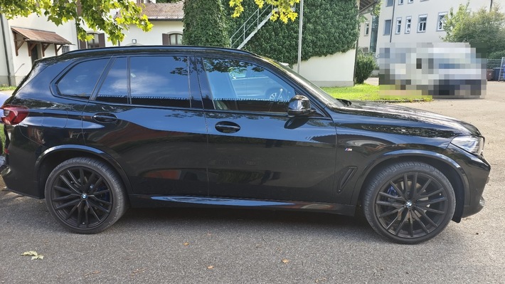 HZA-UL: Zöllner stellen Schweizer BMW sicher