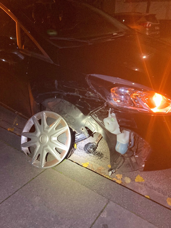 POL-BI: Betrunken gegen einen geparkten PKW gefahren