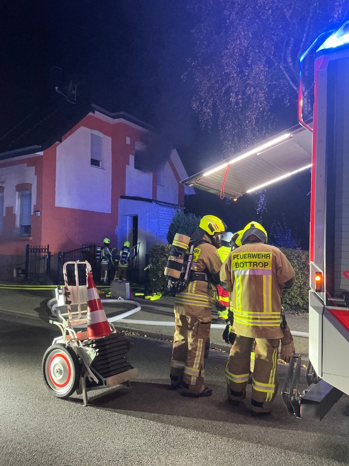 FW-BOT: Wohnungsbrand in Doppelhaushälfte