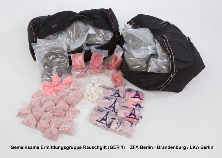 ZOLL-BB: Drogenschmuggel aus den Niederlanden aufgeflogen
/ Zoll und Polizei stellen große Mengen Drogen sicher, 3 Tatverdächtige wurden ver-haftet