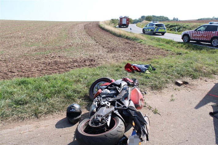 POL-DN: Motorradfahrer schwer verletzt