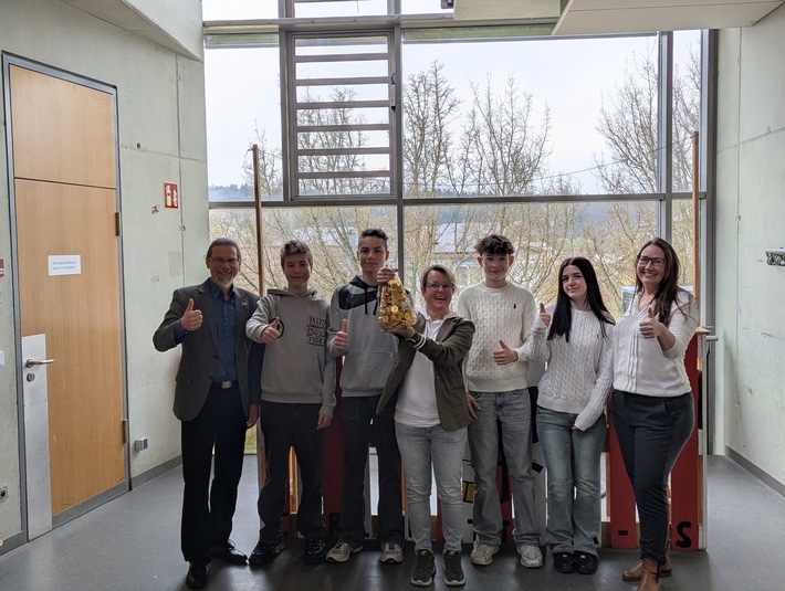 Fonds der Chemischen Industrie (FCI) fördert die Carl-Dittler-Realschule in Remchingen mit 1.156 Euro