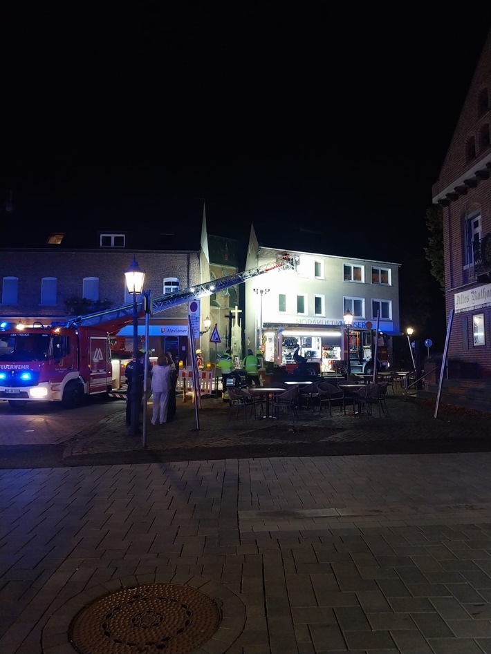 FW Gangelt: Frau nach Brand aus Wohnung gerettet