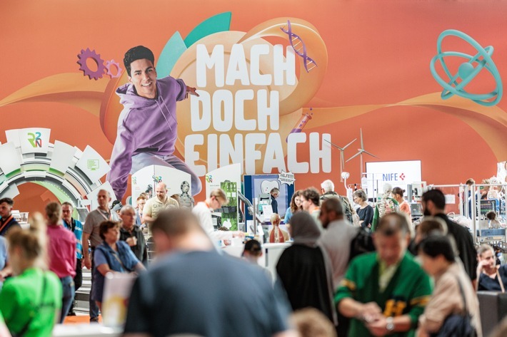 Die IdeenExpo öffnet zum zehnten Mal ihre Tore. Hunderttausende werden auf dem Messegelände erwartet. / Weiterer Text über ots und www.presseportal.de/nr/174815 / Die Verwendung dieses Bildes für redaktionelle Zwecke ist unter Beachtung aller mitgeteilten Nutzungsbedingungen zulässig und dann auch honorarfrei. Veröffentlichung ausschließlich mit Bildrechte-Hinweis.