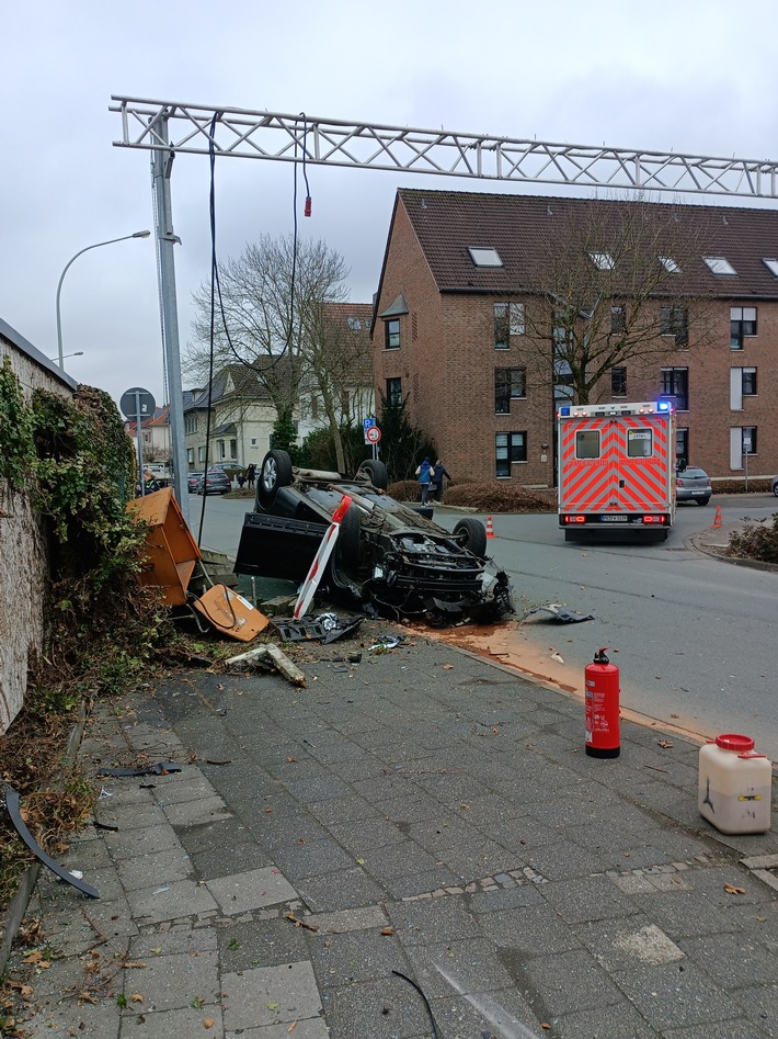 FW Paderborn: Verkehrsunfall Penzlinger Straße