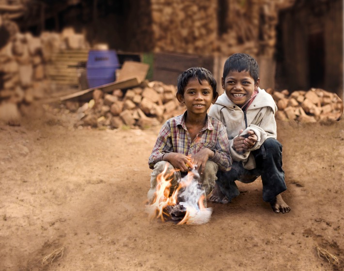Procter &amp; Gamble und REWE starten Aktion &quot;Stück zum Glück&quot; / Spendeninitiative für Neubau und Unterhalt eines Kinderschutzhauses in Bangladesch mit der Kindernothilfe