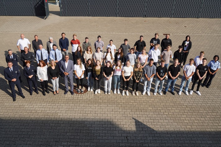 POL-DO: Start der "Fachoberschule Polizei": Die Stadt Dortmund und die Polizei Dortmund begrüßen den ersten Jahrgang des neuen Bildungsganges im RTZ