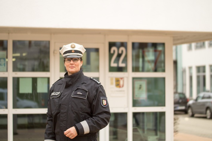 POL-HL: Polizeidirektion Lübeck / Führungswechsel beim 2. Polizeirevier - Erste Polizeihauptkommissarin Astrid Möller leitet städtisches Revier