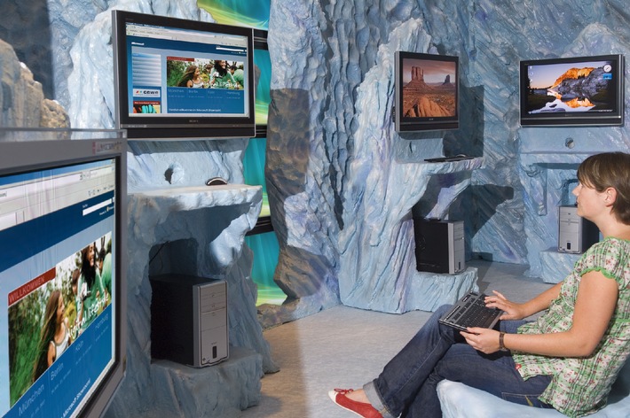 Den Digital Lifestyle hautnah erleben - im Microsoft Showroom

Am 16. Juni eröffnet in München der weltweit erste Microsoft Showroom für Digital Lifestyle. Weitere Stationen sind Berlin, Hamburg und Köln