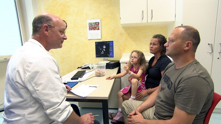 Armbruch, Wachstumsstörung oder Fehlbildung: Neue Fälle in "Auf Station - Die Kinderklinik" bei RTL II