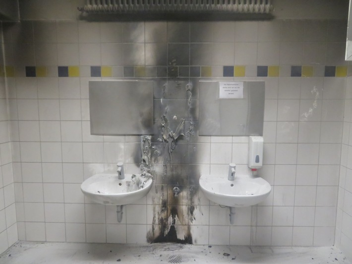 POL-DO: Brand im Außentoilettenbereich der Landgrafen-Grundschule - Polizei sucht dringend Zeugen!
