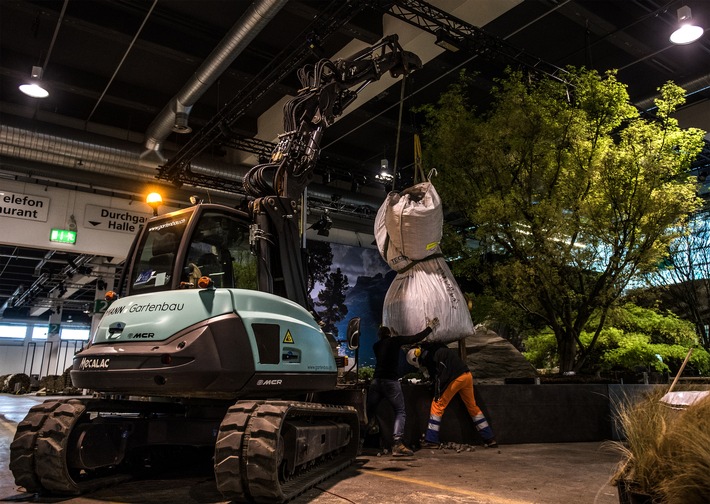 Giardina 2016 / Aus grau wird grün - Der Aufbau der Giardina beginnt