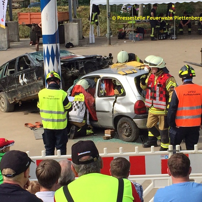 FW-PL: Zwei schwer verletzte Patienten durch TRT-Team der Feuerwehr Plettenberg  gerettet