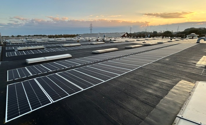 Lightweight Innovations Unlock Solar Energy for Commercial & Industrial Flat Roofs / Heliup to showcase reliable, ultra-light STYKON® PV modules at The smarter E Europe